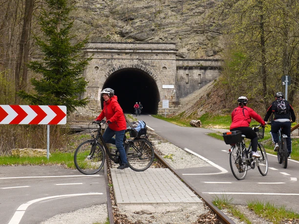 AUFMACHER_OS§Entenbergtunnel auf dem Kanonenbahn- Radweg.jpg