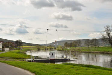 Gierseilfähre Oedelsheim.jpg
