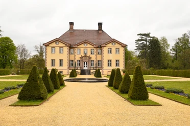 Schloss Schieder.jpg
