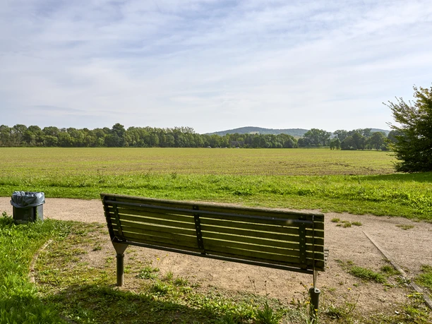 Aussichtsbank am Feldrand Wendessen Aussichtsbank am Feldrand Wendessen