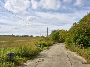 Ruhebank am Ortsrand Halchter Ruhebank am Ortsrand Halchter