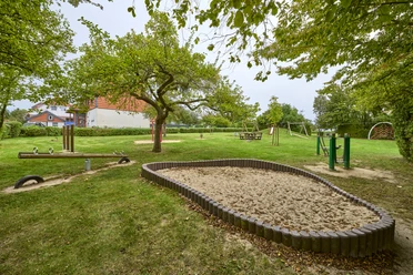 Spielplatz und Bolzplatz Schulstraße Destedt Spielplatz und Bolzplatz Schulstraße Destedt
