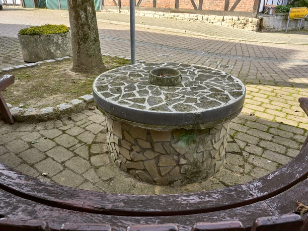 Ruhebank mit Steintisch Veltheim Ruhebank mit Steintisch Veltheim