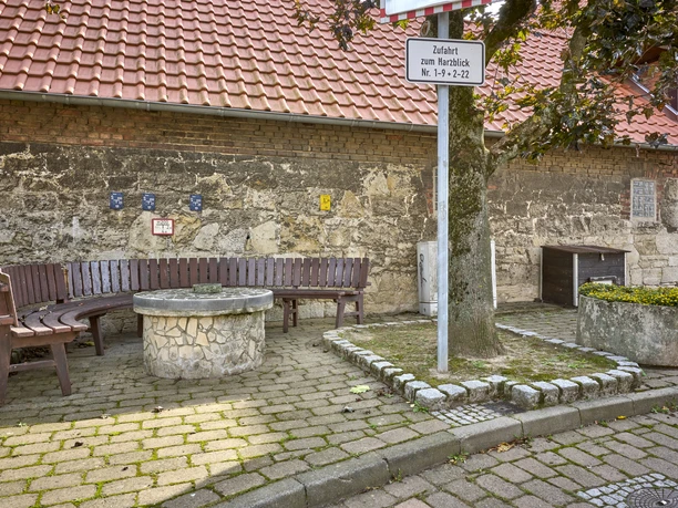 Ruhebank mit Steintisch Veltheim Ruhebank mit Steintisch Veltheim