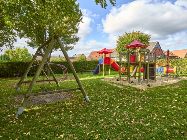 Spielplatz an der Kirche Groß Elbe Spielplatz an der Kirche Groß Elbe