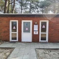 sanitaeranlage-oeffentliches-wc-campingplatz-wernerwald-aussen.jpg