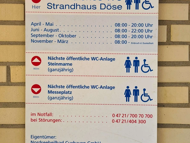 sanitaeranlage-oeffentliches-wc-strandhaus-doese-schild.jpg