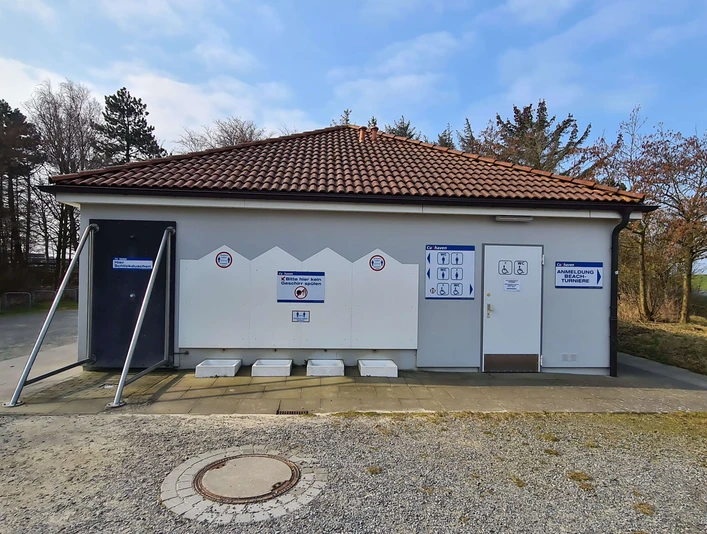 sanitaeranlage-stadion-am-meer-duhnen-aussen-4.jpg