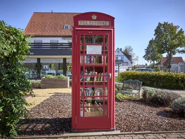 Bücherschrank in einer englischen Telefonzelle Bücherschrank in einer englischen Telefonzelle