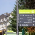 Schlangenbad - Wegweiseschild Tourist-Info Schlangenbad - Wegweiseschild Tourist-Info