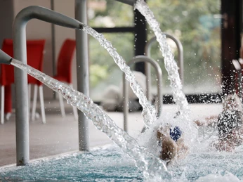 Aeskulap Therme in Schlangenbad Wassersprudelanlage in der Aeskulap Therme