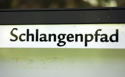 006HR - Schlangenbad - Schild Schlangenpfad.JPG