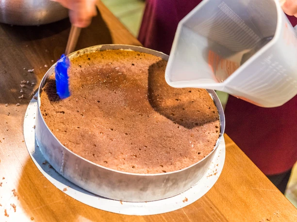 Schwarzwaelder Kirschtorten Kurs Baiersbronn Original Schwarzwaelder Kirschwasser Schwarzwaelder Kirschtorten Kurs Baiersbronn Original Schwarzwaelder Kirschwasse