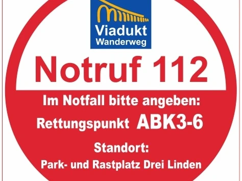 Rettungspunkt ABK3-6 Runder Rettungspunkt-Aufkleber mit Notrufnummer 112 und Standortangabe ABK3-6 der Wanderroute.
