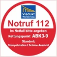 Rettungspunkt ABK3-9 Notfall-Punkt ABK3-9 am Viadukt Wanderweg, markiert für Rettung unter Notruf 112, in schöner Umgebung.