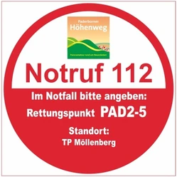 Rettungspunkt PAD2-5 auf dem Paderborner Höhenweg, gekennzeichnet für schnelle Notfallhilfe.
