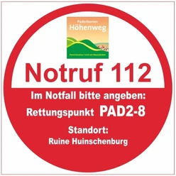 Rettungspunkt PAD2-8 an der Ruine Huinschenburg für Notfälle, Notruf 112 angeben, Paderborner Höhenweg.