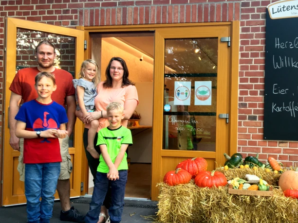 Familie Stein vom Lütens-Hof freut sich auf Gäste Familie Stein vom Lütens-Hof freut sich auf Gäste