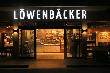 Eingang der Löwenbäcker-Bäckereifiliale