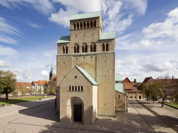 UNESCO Welterbe Mariendom Seitenansicht