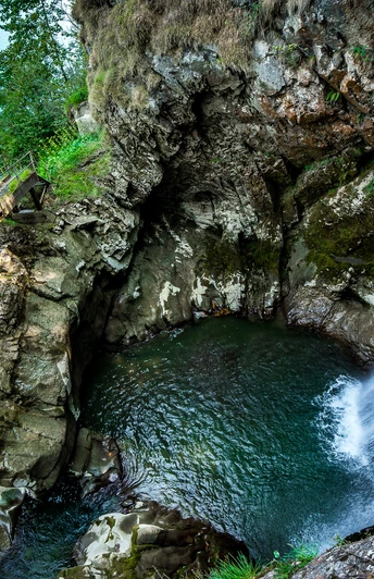 From the source to the lake along the Choltal watercourse