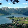 Sihlsee mit umliegenden Bergen