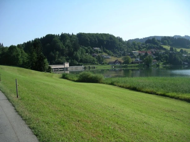 Blick zur Staumauer im Schlapprig