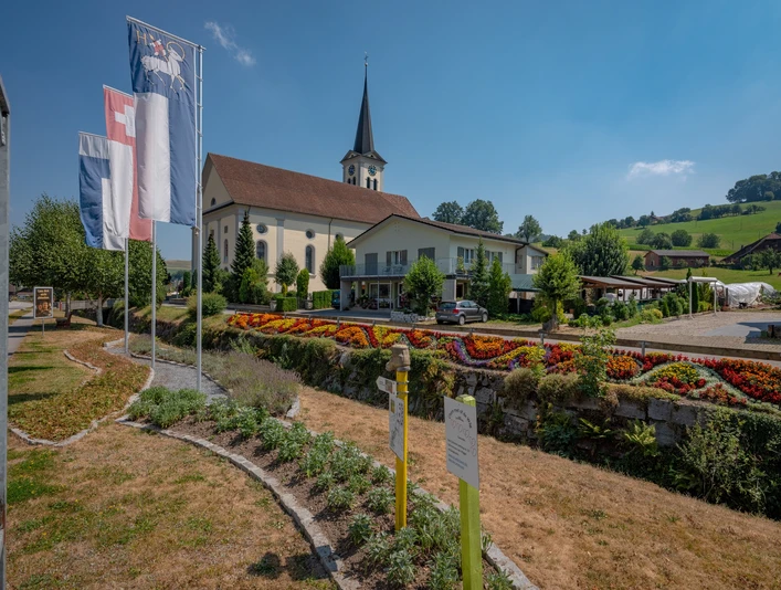Dorfkern mit Pfarrkirche