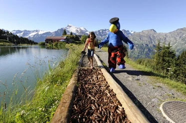 Härzlisee mit Kitzelpfad im Brunni
