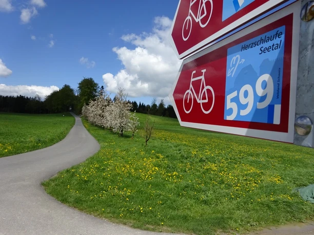 Herzschlaufe Seetal Wegweiser