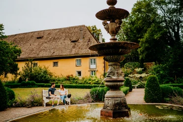 Barockgarten in Rheder Brunnen im Barockgarten von Schloss Rheder