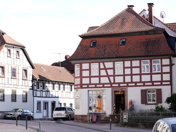 044HR - Gersfeld - Fachwerk.JPG