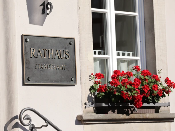 045HR - Gersfeld - Rathaus Schild.JPG