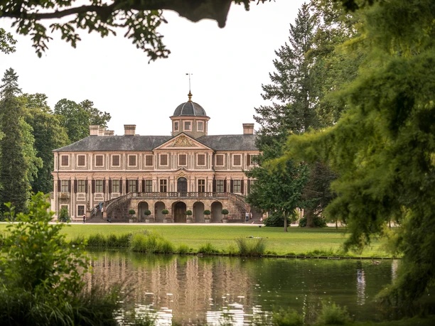Schloss Favorite Rastatt Aussenansicht Idyllisch