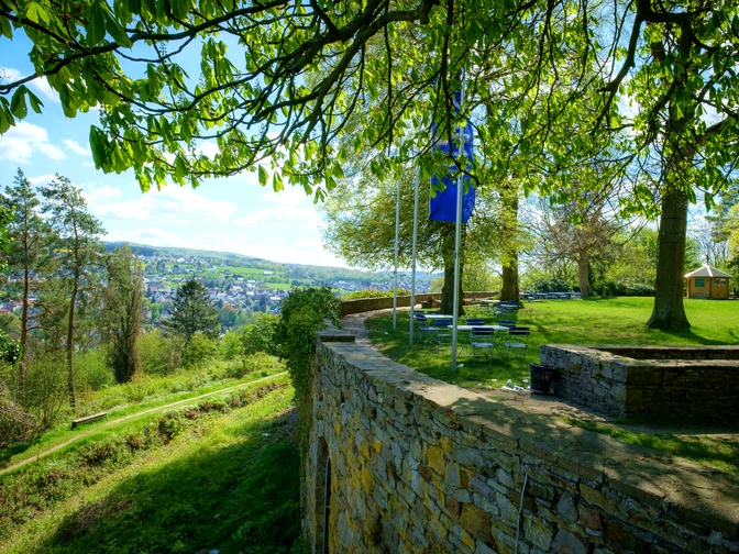 Burgmauer Vlotho Burgmauer Vlotho mit Blick auf den Winterberg