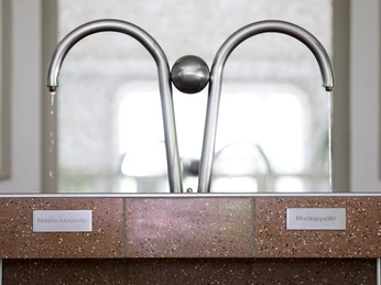 014HR - Bad Salzschlirf - Quellen Ausschank.JPG