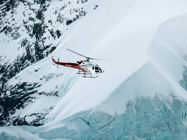 air-glaciers-helikopter-flug-berge-schnee-bild-1.jpg