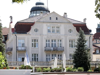 056HR - Bad Salzschlirf - Badehof.JPG