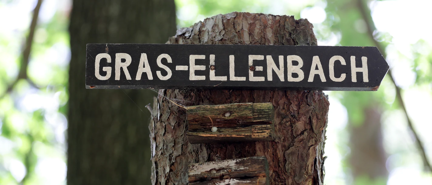 015HR - Grasellenbach - Wegezeichen.JPG