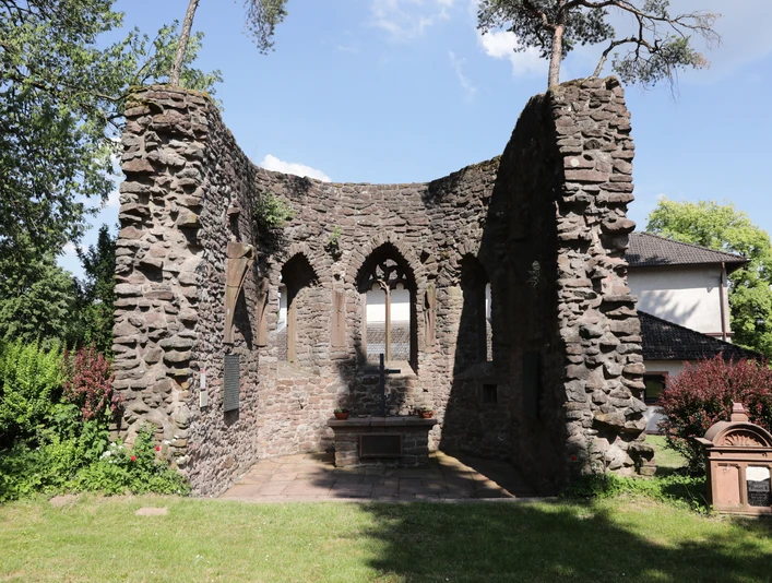 078HR - Grasellenbach - Hammelbacher Kirchenruine.JPG