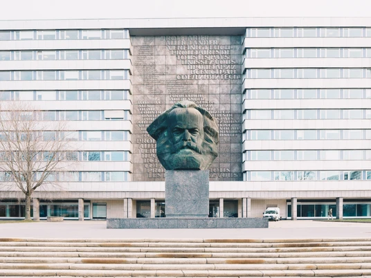KarlMarxMonument_ernestouhlmann.jpg