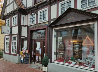 Markt Café Vlotho Außenansicht vom Markt Cafe, es ist ein Fachwerkhaus.