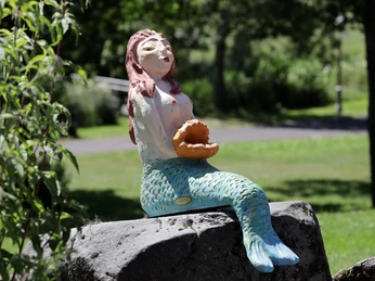 043HR - Herbstein - Meerjungfrau.JPG