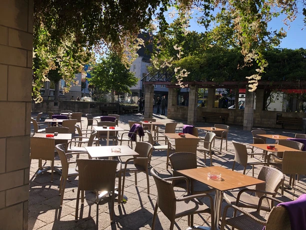 Außenbereich vom Amadeus Café Restaurant Bar am Platz An der Lilie