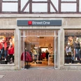 Street One-1.jpg Schaufenster der Street One Filiale in Wolfenbüttel