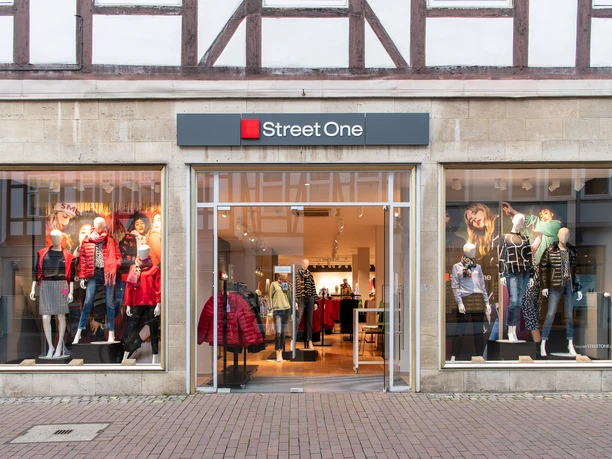 Street One-1.jpg Schaufenster der Street One Filiale in Wolfenbüttel