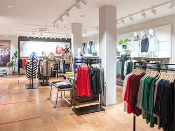 Street One-2.jpg Innenaufnahme der Street One Filiale