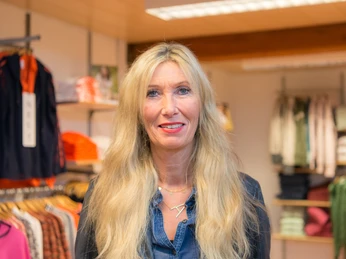 Celia-Portrait.jpg Portrait der Filialleiterin