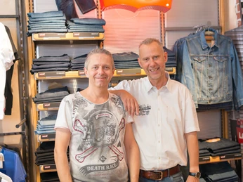 Hosen-Jeanshaus-Portrait.jpg Portrait der Inhaber Frank Wirth und Markus Hildebrandt