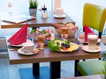 Frühstück im Dorfladen Bötersen mit Café Frühstück im Dorfladen Bötersen mit Café